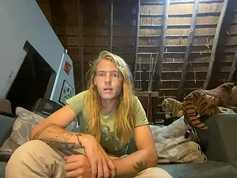 Snapshot of Salted_Playday chatting on 02-27-25, 02:53 Salted Playday online show from 02-27-25, 02:53