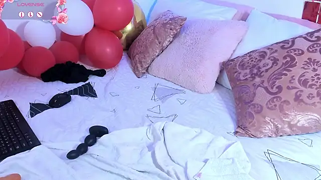 Estrella Duran online show from 02-15-25, 01:53