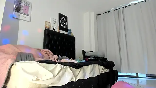 Snapshot of JohanyLatino chatting on 01-13-25, 02:21 JohanyLatino online show from 01-13-25, 02:21