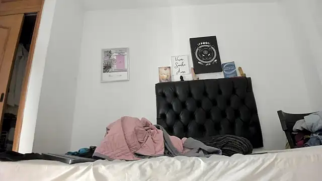 Snapshot of JohanyLatino chatting on 01-15-25, 03:00 JohanyLatino online show from 01-15-25, 03:00