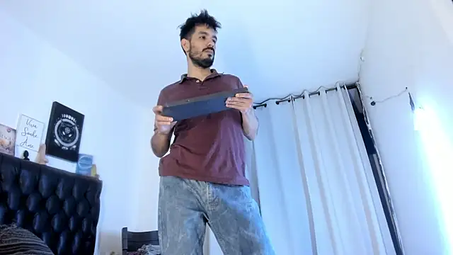 Snapshot of JohanyLatino chatting on 01-16-25, 11:48 JohanyLatino online show from 01-16-25, 11:48