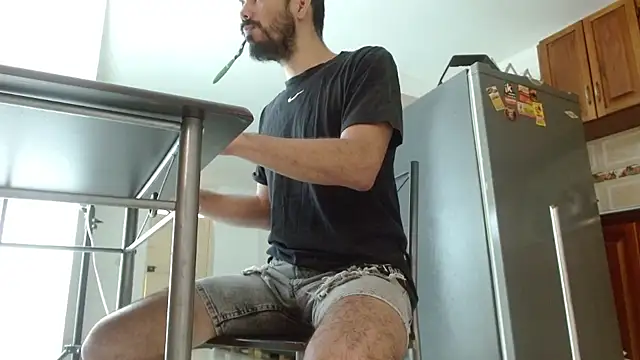 Snapshot of JohanyLatino chatting on 01-27-25, 03:50 JohanyLatino online show from 01-27-25, 03:50