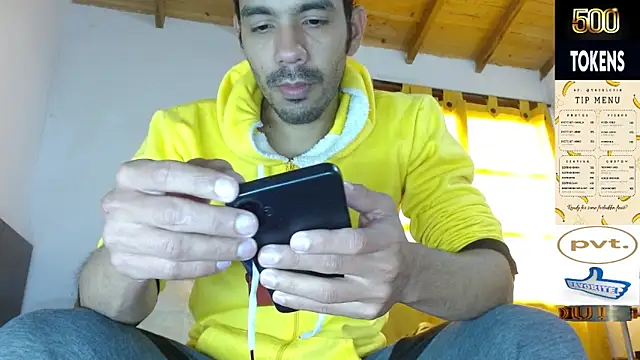 Snapshot of JohanyLatino chatting on 05-18-26, 07:09 JohanyLatino online show from 05-18-26, 07:09