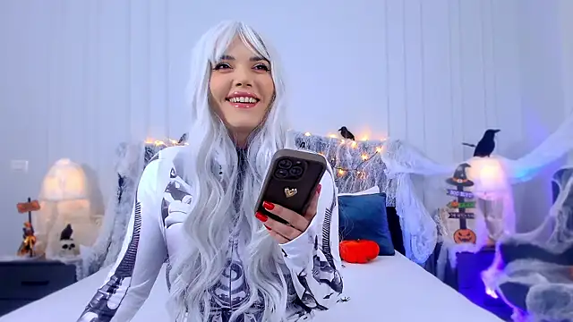 SophieAnn online show from 10-31-25, 03:13