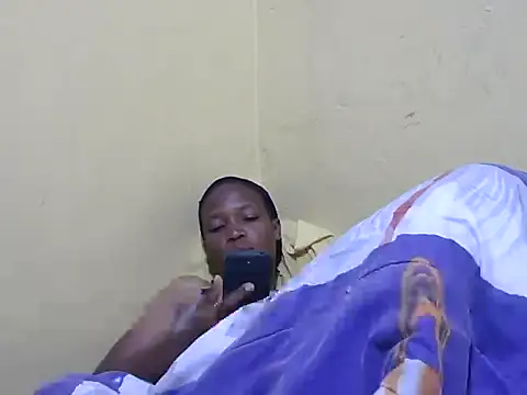 Snapshot of Smillie_prety chatting on 10-14-25, 03:07 Smillie prety online show from 10-14-25, 03:07