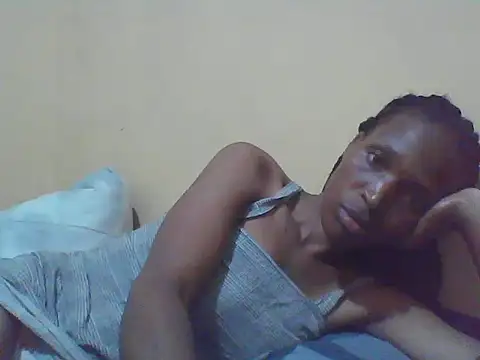 Snapshot of Smillie_prety chatting on 10-31-25, 02:07 Smillie prety online show from 10-31-25, 02:07