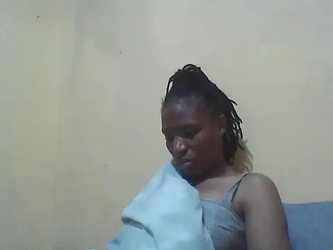 Snapshot of Smillie_prety chatting on 11-19-25, 04:23 Smillie prety online show from 11-19-25, 04:23