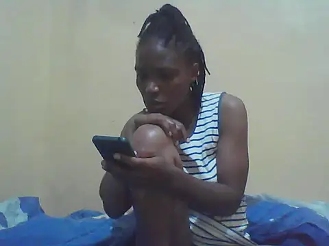 Snapshot of Smillie_prety chatting on 11-23-25, 02:11 Smillie prety online show from 11-23-25, 02:11