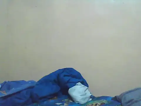 Snapshot of Smillie_prety chatting on 12-03-25, 02:41 Smillie prety online show from 12-03-25, 02:41