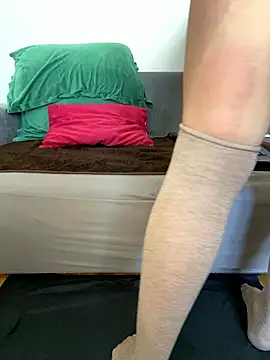 Snapshot of AlisaaRose chatting on 01-08-26, 08:27 AlisaaRose online show from 01-08-26, 08:27