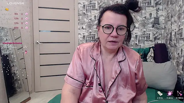 Snapshot of your_space chatting on 02-21-26, 12:22 your space online show from 02-21-26, 12:22