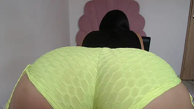 Snapshot of lady_hot2xx chatting on 01-29-25, 08:04 lady hot2xx online show from 01-29-25, 08:04