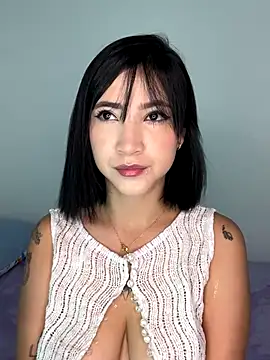 emma woods  online show from 10-29-25, 10:39