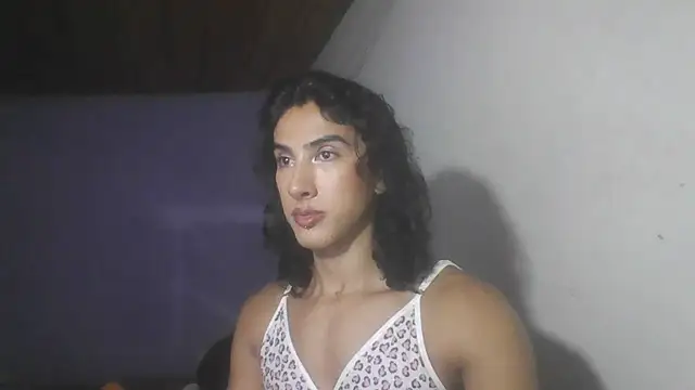 roxana collins online show from 10-22-25, 04:02