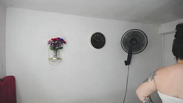 Snapshot of Madyson_ho chatting on 06-05-26, 02:51 Madyson ho online show from 06-05-26, 02:51