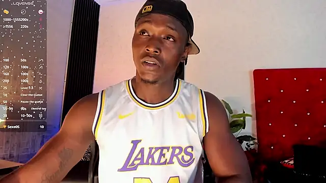 DannSmmith online show from 10-26-25, 05:02