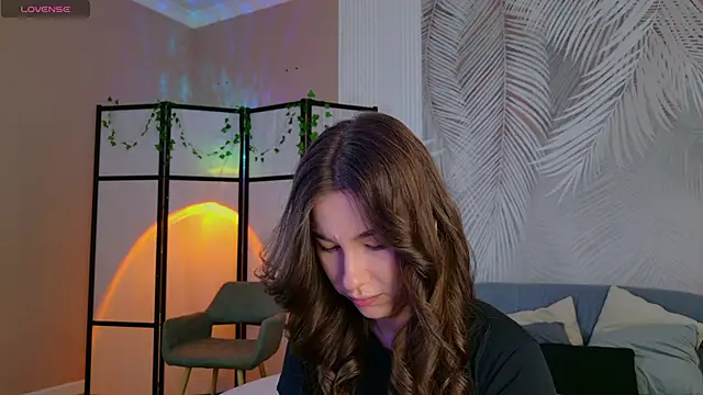Marie Diaze online show from 06-17-26, 05:10