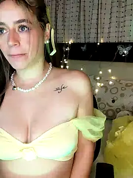 Snapshot of Natalia_Suarez chatting on 01-04-25, 02:35 Natalia Suarez online show from 01-04-25, 02:35