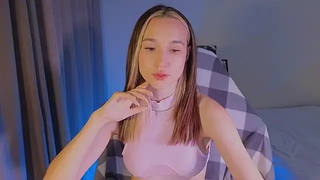 Snapshot of shey1i chatting on 12-21-25, 03:19 shey1i online show from 12-21-25, 03:19