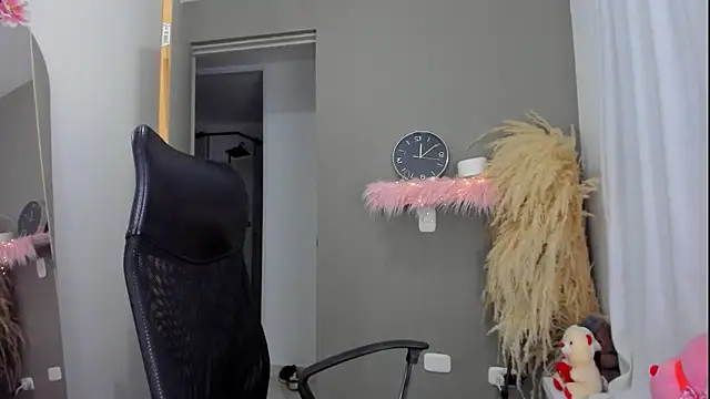 GarciaMilu online show from 09-11-25, 02:33