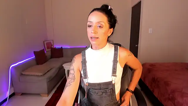 Kristen Garner online show from 04-17-26, 08:23