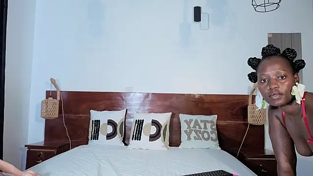 Snapshot of Elegant_Ebony chatting on 02-15-26, 08:35 Elegant Ebony online show from 02-15-26, 08:35