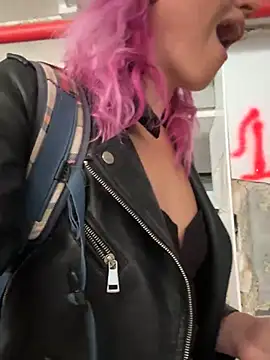 Snapshot of Dina-Light chatting on 02-15-25, 02:44 Dina-Light online show from 02-15-25, 02:44