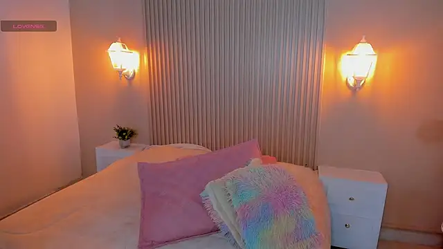 EmilyEvans7 online show from 11-14-25, 08:07