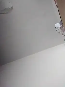 Snapshot of lolo890 chatting on 10-08-25, 02:04 lolo890 online show from 10-08-25, 02:04