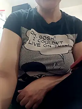 Snapshot of lolo890 chatting on 10-21-25, 02:51 lolo890 online show from 10-21-25, 02:51