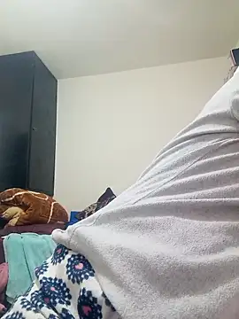 Snapshot of lolo890 chatting on 11-11-25, 10:43 lolo890 online show from 11-11-25, 10:43