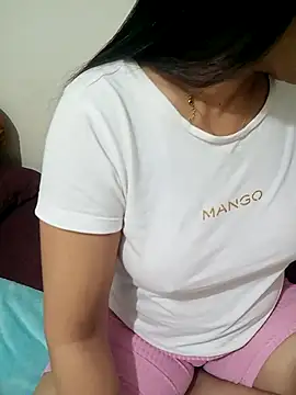 Snapshot of lolo890 chatting on 11-13-25, 01:37 lolo890 online show from 11-13-25, 01:37