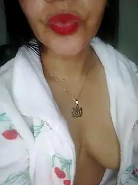 Snapshot of lolo890 chatting on 12-15-25, 12:26 lolo890 online show from 12-15-25, 12:26