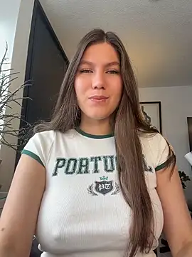 Snapshot of AmelieLaurent_ chatting on 07-05-26, 04:58 AmelieLaurent online show from 07-05-26, 04:58