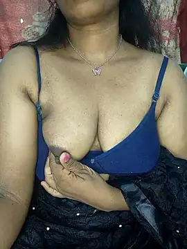 Snapshot of Malluivaniya chatting on 10-13-25, 06:46 Malluivaniya online show from 10-13-25, 06:46