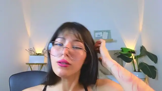 riley sierra online show from 12-12-24, 07:37