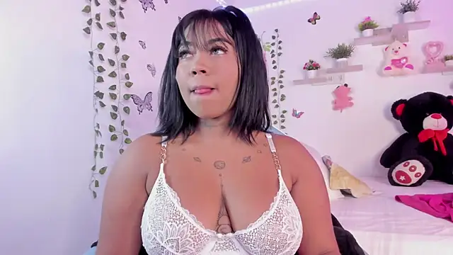 Snapshot of Emily_restrepo chatting on 01-11-25, 04:16 Emily restrepo online show from 01-11-25, 04:16