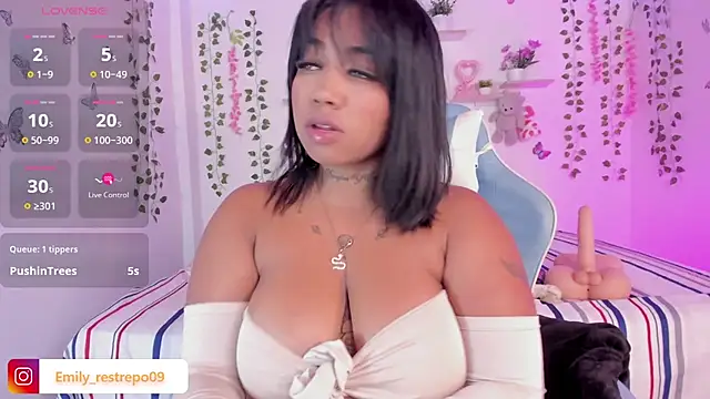 Snapshot of Emily_restrepo chatting on 01-25-25, 12:16 Emily restrepo online show from 01-25-25, 12:16