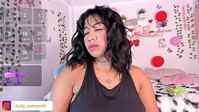 Snapshot of Emily_restrepo chatting on 03-05-25, 07:05 Emily restrepo online show from 03-05-25, 07:05