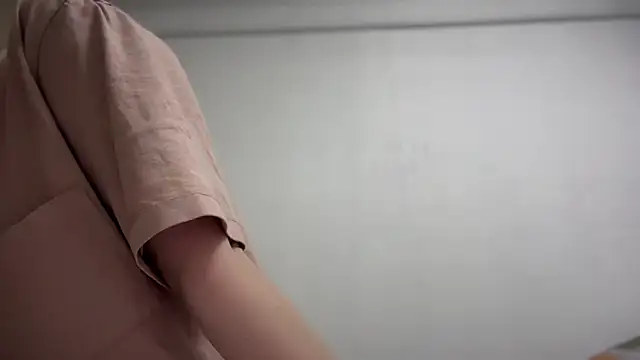 Isabel-Bailey online show from 10-19-25, 09:04