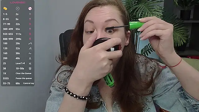 Snapshot of CutieGinger chatting on 10-30-25, 08:09 CutieGinger online show from 10-30-25, 08:09