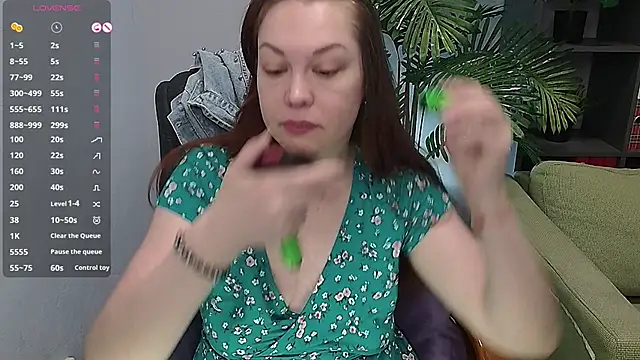 Snapshot of CutieGinger chatting on 11-01-25, 06:10 CutieGinger online show from 11-01-25, 06:10