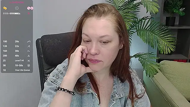 Snapshot of CutieGinger chatting on 11-07-25, 03:23 CutieGinger online show from 11-07-25, 03:23