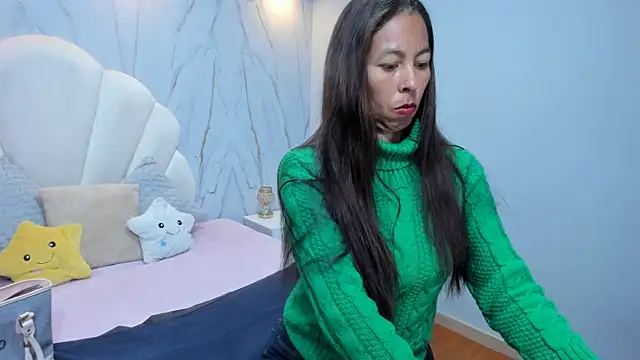 Snapshot of Rosalinda_Cortez chatting on 12-26-24, 03:53 Rosalinda Cortez online show from 12-26-24, 03:53