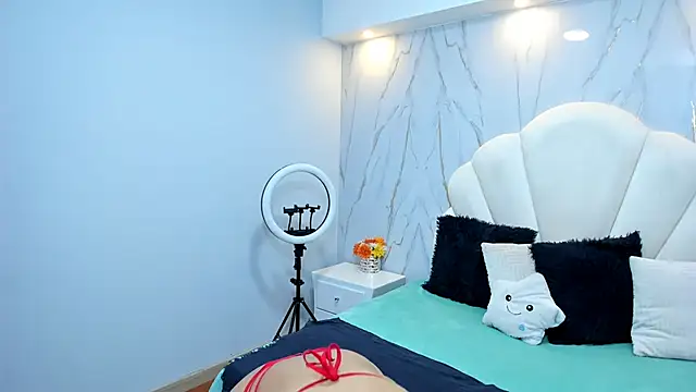 Snapshot of Rosalinda_Cortez chatting on 03-05-25, 12:33 Rosalinda Cortez online show from 03-05-25, 12:33