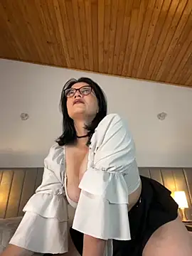 adriana71 online show from 10-10-25, 04:33