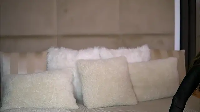 Snapshot of AnaisBellas chatting on 01-02-25, 09:28 AnaisBellas online show from 01-02-25, 09:28