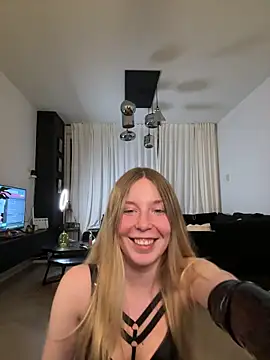 VeraSerephina online show from 10-10-25, 07:57