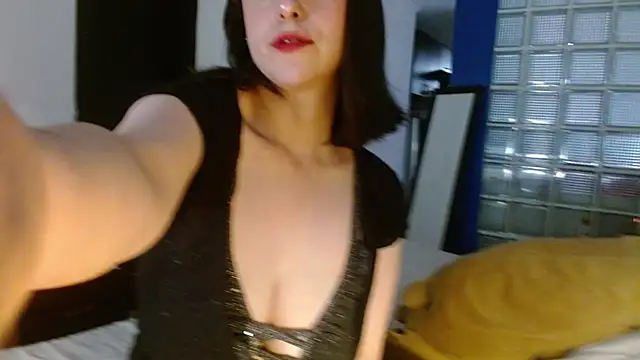 Snapshot of collette_beaufoy_ chatting on 01-13-25, 04:51 collette beaufoy online show from 01-13-25, 04:51