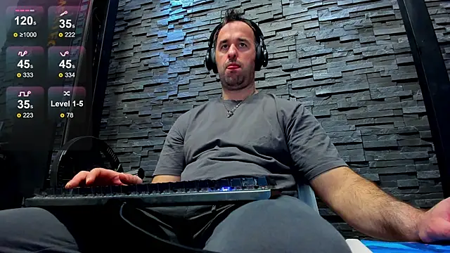 Snapshot of David_Big_Daddy chatting on 03-02-25, 06:19 David Big Daddy online show from 03-02-25, 06:19